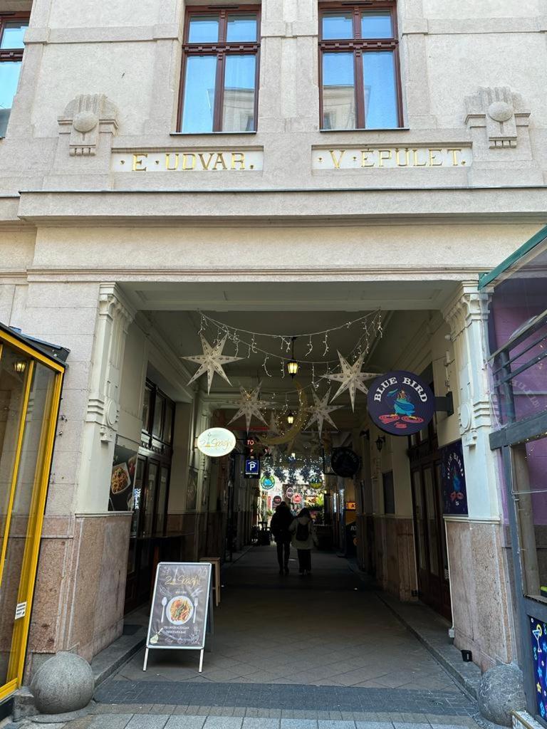 Apartment At Gozsdu Courtyard #Partyzone #Downtown #Freeparking Budapesta Exterior foto