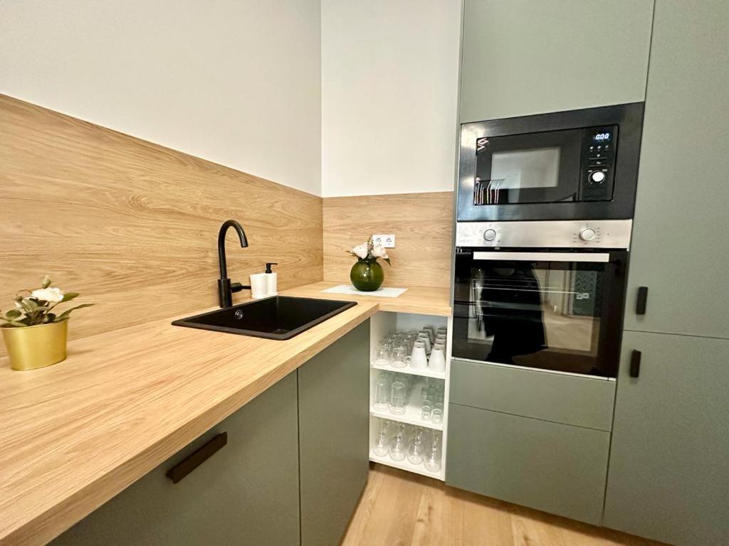 Apartment At Gozsdu Courtyard #Partyzone #Downtown #Freeparking Budapesta Exterior foto