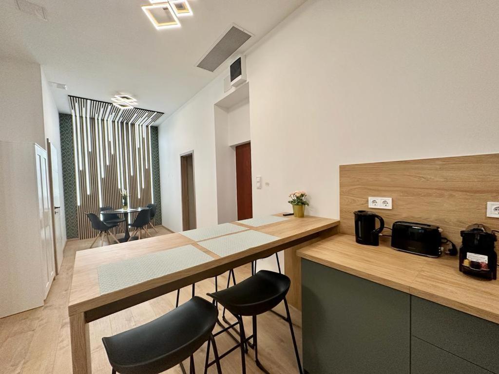 Apartment At Gozsdu Courtyard #Partyzone #Downtown #Freeparking Budapesta Exterior foto