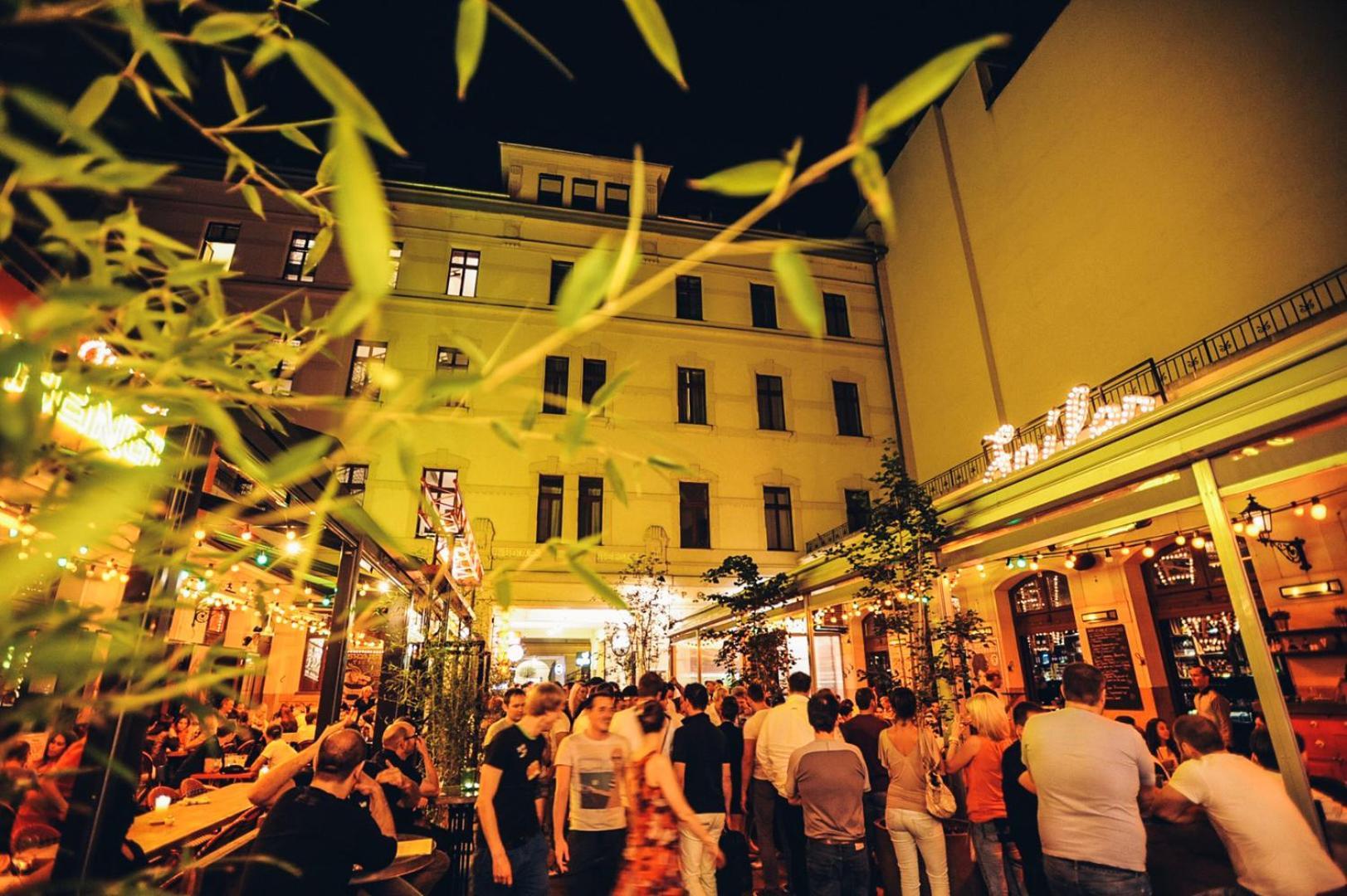 Apartment At Gozsdu Courtyard #Partyzone #Downtown #Freeparking Budapesta Exterior foto